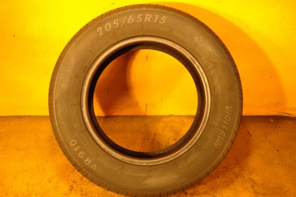 2 used tires 205/65/15 VICTORUN - Image 6