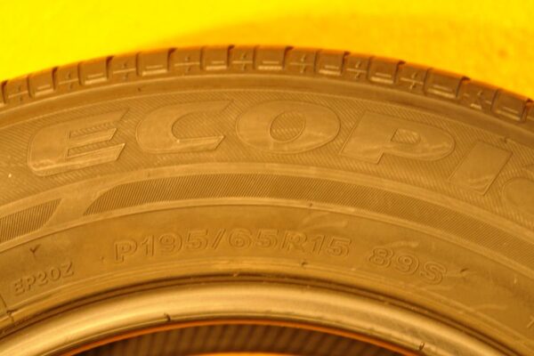 4 used tires 195/65/15 BRIDGESTONE - Image 7