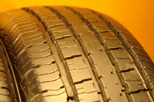 2 used tires LT 265/70/17 UNICORN - Image 5