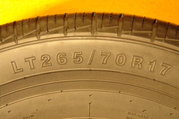 2 used tires LT 265/70/17 UNICORN - Image 7