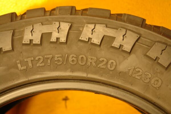 2 used tires LT 275/60/20 TERRAIN MASTER - Image 7