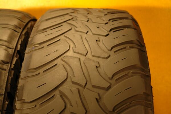 2 used tires LT 275/60/20 TERRAIN MASTER - Image 3