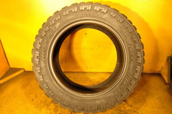 2 used tires LT 275/60/20 TERRAIN MASTER - Image 6