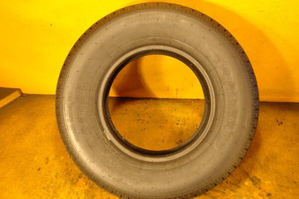 2 used tires ST 215/75/14 TOW - MASTER - Image 6