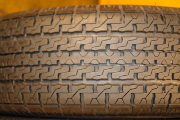 2 used tires ST 215/75/14 TOW - MASTER - Image 4