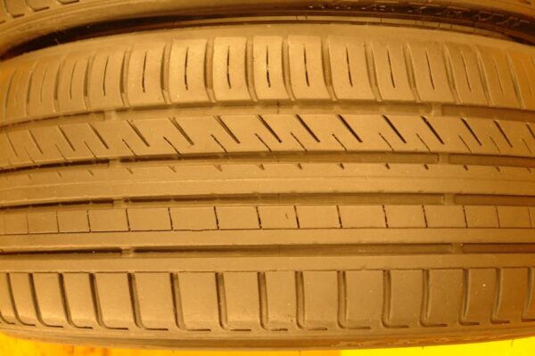 2 used tires 225/35/19 MAYRUN - Image 4