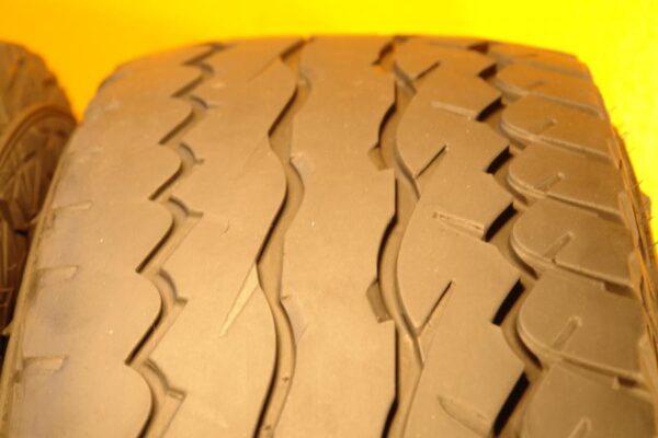 2 used tires LT 305/65/18 FALKEN - Image 3