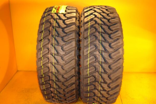 2 new tires LT 37/13.50/22 ATTURO