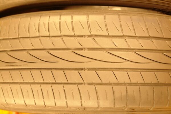 2 used tires 215/60/16 FALKEN - Image 4