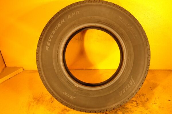 2 used tires LT 245/75/16 JETZON - Image 6