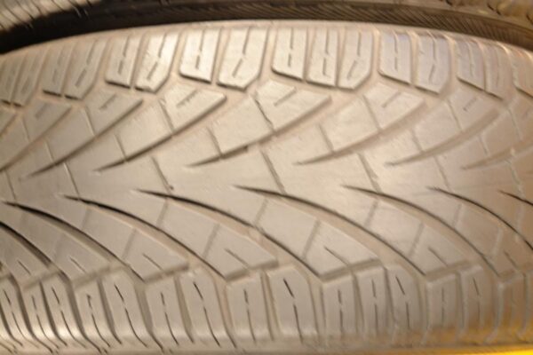 2 used tires 275/55/17 GENERAL - Image 4