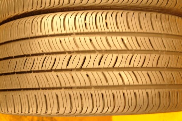 2 used tires 255/40/19 CONTINENTAL - Image 4