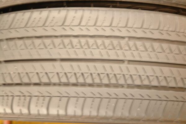 4 used tires 195/65/15 BRIDGESTONE - Image 4