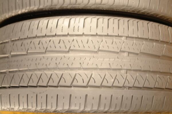 2 used tires 245/45/20 CONTINENTAL - Image 4