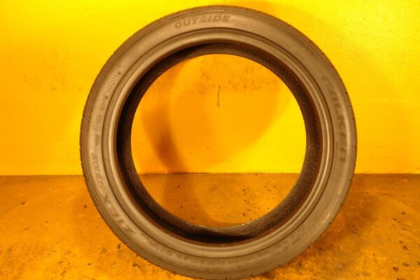 2 used tires 225/40/18 FALKEN - Image 6