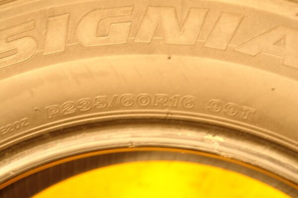 2 used tires 235/60/16 BRIDGESTONE - Image 7