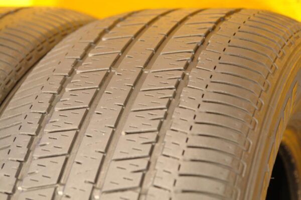 2 used tires 235/60/16 BRIDGESTONE - Image 5