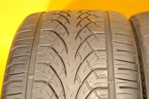 2 used tires 285/35/22 DELINTE - Image 3