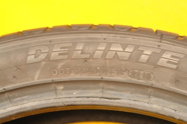 2 used tires 285/35/22 DELINTE - Image 8