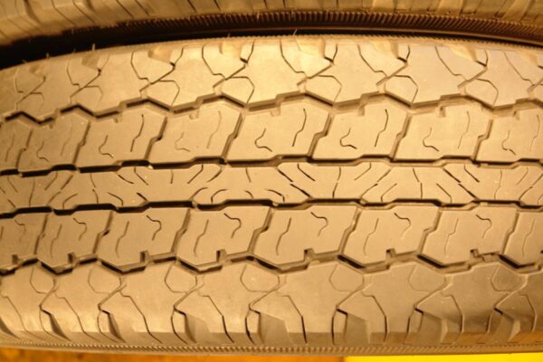 2 used tires LT 245/75/16 CHAPARRAL - Image 4