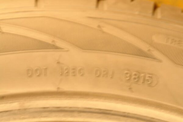 4 used tires 305/40/22 DERUIBO - Image 8