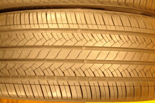 2 used tires 245/45/18 WESTLAKE - Image 4