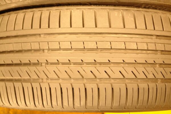 2 used tires 245/45/19 MAYRUN - Image 4