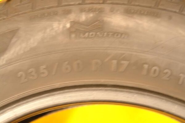 2 used tires 235/60/17 GENERAL - Image 7