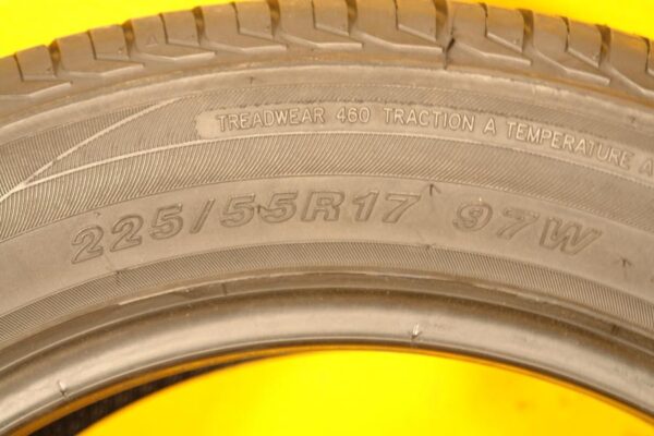 2 used tires 225/55/17 WESTLAKE - Image 7