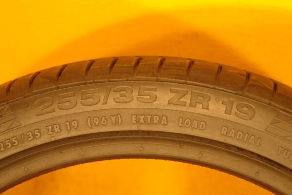 2 used tires 255/35/19 CONTINENTAL - Image 7