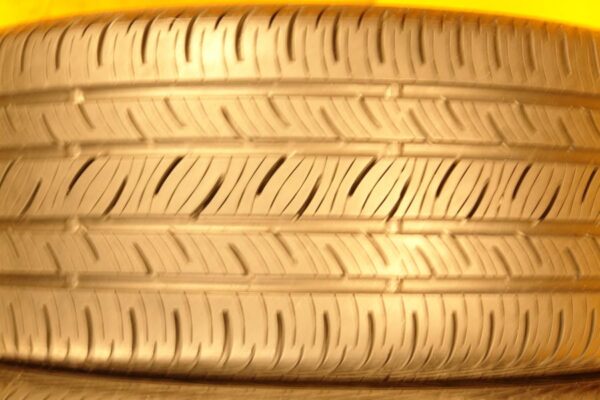 2 used tires 245/40/19 CONTINENTAL - Image 4