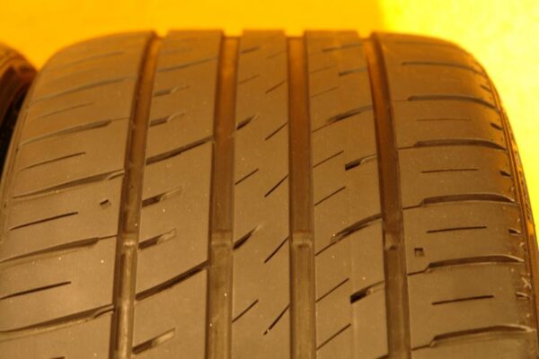 2 used tires 275/30/20 FALKEN - Image 3