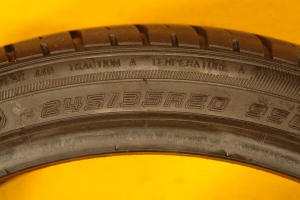 2 used tires 245/35/20 FALKEN - Image 7