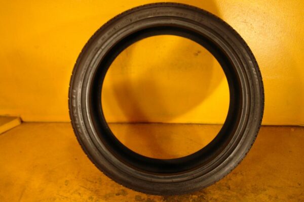 2 used tires 245/35/20 FALKEN - Image 6