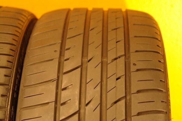 2 used tires 245/35/20 FALKEN - Image 3