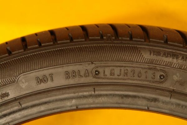 2 used tires 245/35/20 FALKEN - Image 8