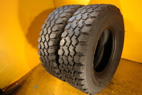 2 used tires LT 285/75/16 MUDSTAR - Image 2