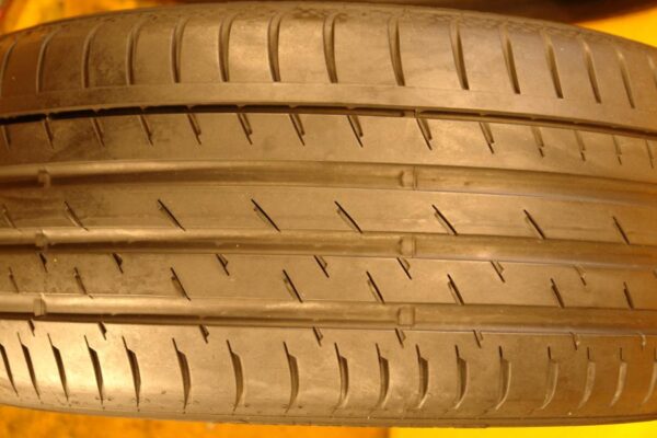 2 used tires 245/40/17 CONTINENTAL - Image 4