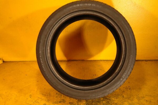 2 used tires 245/40/17 CONTINENTAL - Image 6