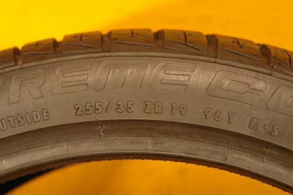 2 used tires 255/35/19 CONTINENTAL - Image 7