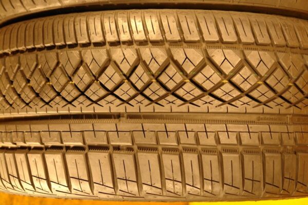 2 used tires 255/35/19 CONTINENTAL - Image 4