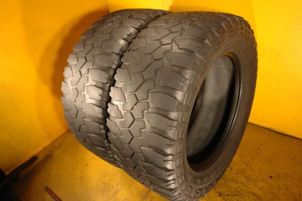 2 used tires LT 325/60/20 MAXXIS - Image 2