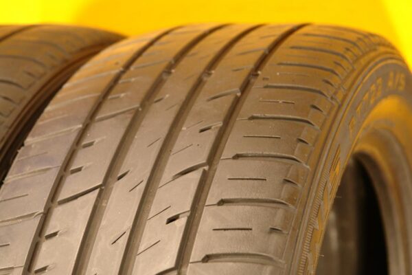 2 used tires 235/50/18 FALKEN - Image 5