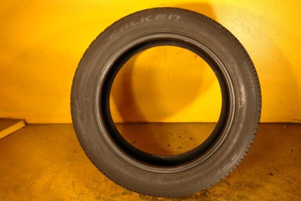 2 used tires 235/50/18 FALKEN - Image 6