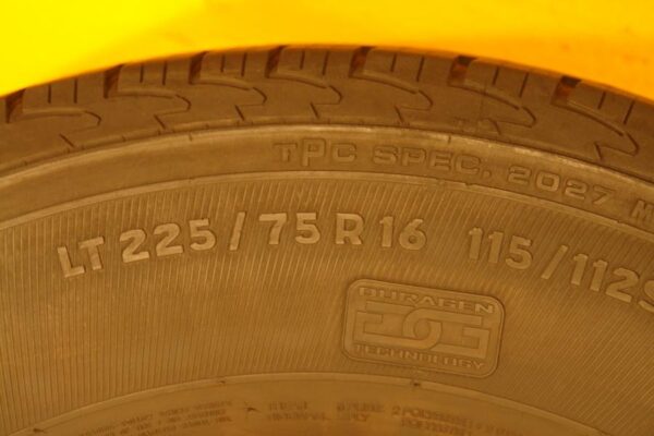 2 used tires LT 225/75/16 GENERAL - Image 7