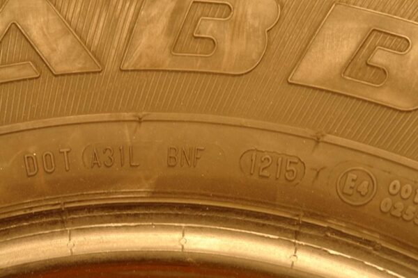 2 used tires LT 225/75/16 GENERAL - Image 8