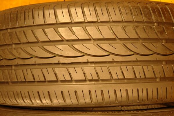 2 used tires 225/40/18 KORYOMAX - Image 4