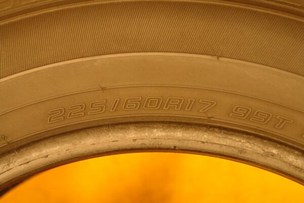 2 used tires 225/60/17 DORAL - Image 7