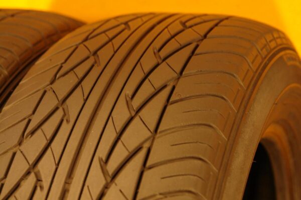 2 used tires 225/60/17 DORAL - Image 5