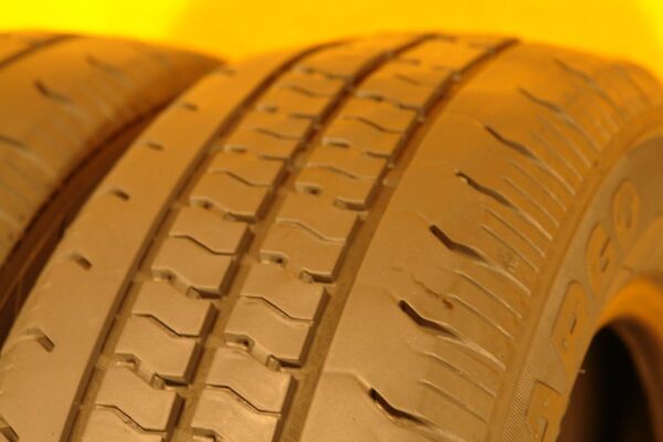 2 used tires 185/60/15 AMERICA CARGO - Image 5